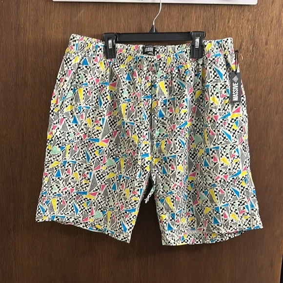MASSIVE retro pattern volley shorts - Picture 3 of 4
